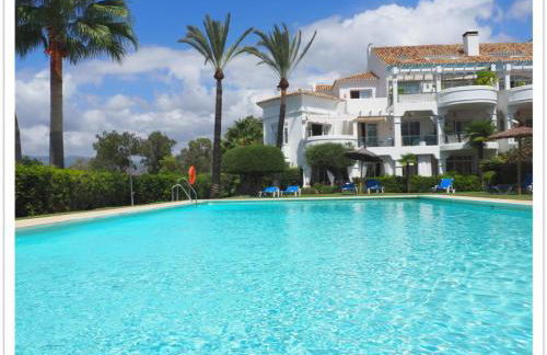 Marbella Holiday & Golf Garden Apartment - Photo 1