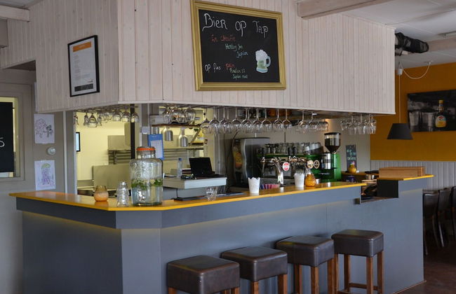 Living Van on the Beach With Sea Views - Photo 15