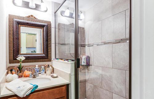 Canal-Front Retreat with Hot Tub and Dock in Tavares - Photo 15