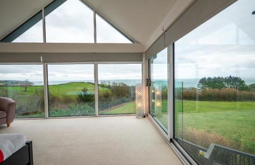 Spacious Coastal Retreat with Sea Views - Foto 25