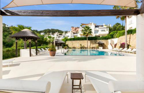 Luxury & Sunny Apartment with Breathtaking View in Marbella East - Foto 17