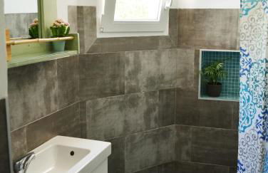 City Central Studio +Private Garden +Amazing View - Photo 15