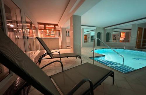 Luxury Seaside Villa with a classic Mediterranean Olive Garden, a fully equipped Professional Kitchen, Pool, Sauna, Padle Boards and Canoe - Miolin Beach House - Photo 36