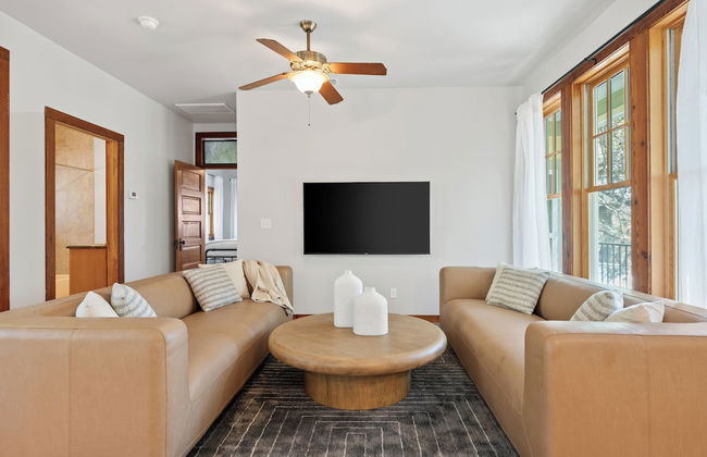 Urban Cowboy Villas - Heart of 704 - Foto 15