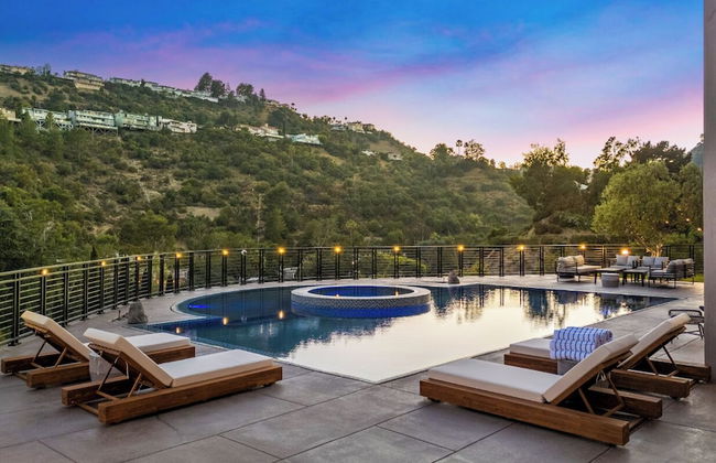 Zorada - Private Hollywood Hills Luxury With Endless Amenities and City Views - Photo 37