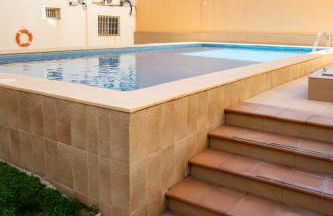 Apartamento segunda línea piscina frente al mar - Foto 35