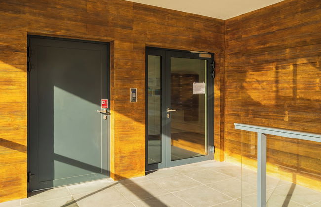 Beachside Apartment by Renters - Photo 24