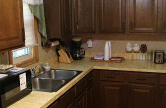 Beautiful, Cozy Stay in Oak Park, Queen Bedroom, Work Setup & Backyard Grill - Foto 21