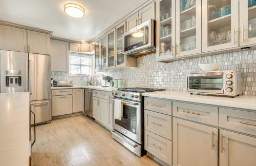 4 Mi to Beach Chic Los Angles Home with Patio! - Foto 11