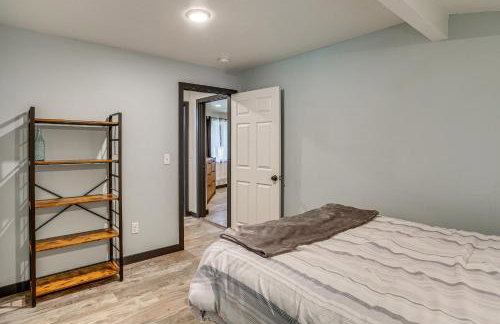 Backyard Oasis with Hot Tub and Views Weaverville Gem - Foto 16