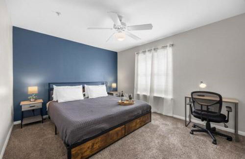 2BR Spacious Getaway Near Dwntown, Pool, UT Austin - Foto 28