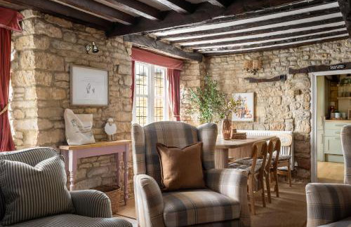 Bourton on the Water Country Chic Authentic Cottage - Photo 3