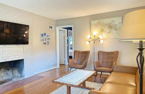 Entire Private 3 Bedrooms 1 Bathroom Single House with Fenced Garden - Photo 4