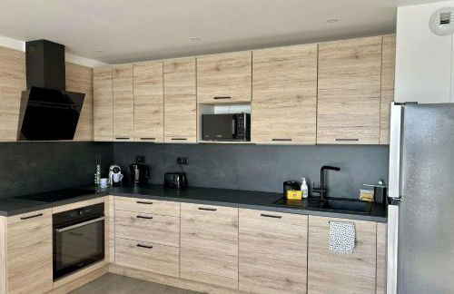 Cozy Apartment 4p Tram at doorstep - Foto 3