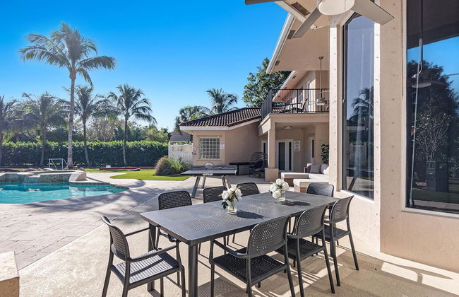 Luxurious 6-Bedroom Villa with Pool & Games - Foto 6