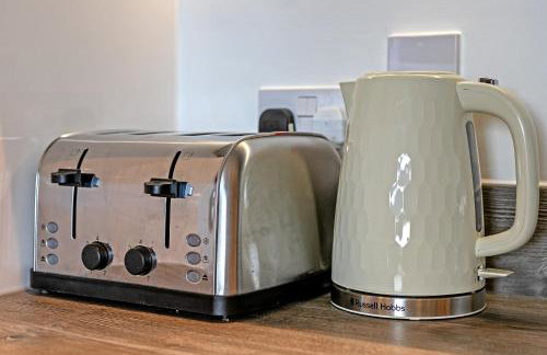 Luxury Apartment-Free Parking-Central Location-Close To Airport, Station & Centre - Foto 21