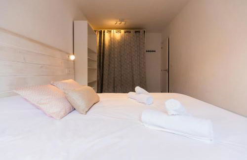 AkomodaT en apartamento luminoso junto al paseo de la ría - Foto 26