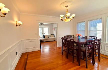 Near Train Station Gorgeous 3-Bedroom Apartment with Patios - Foto 5