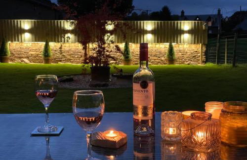 Courtyard Cottage - Photo 36