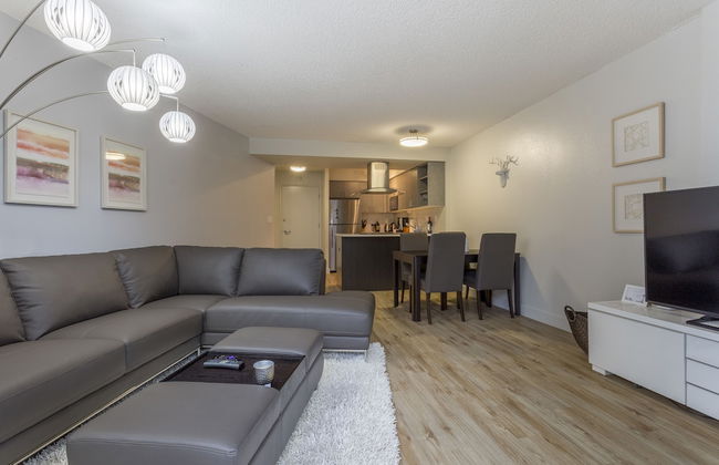 Domicile Suites at Cove - Photo 67