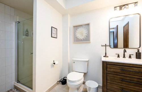 4BR Spacious Condo, Private Lake MI Beach Access, Outdoor Heated Pool - Photo 17