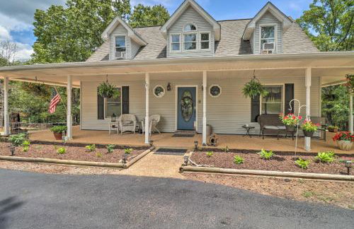 10-Acre Mountain Home Getaway with Fire Pit - Foto 1