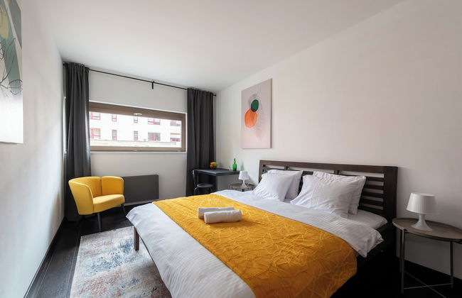 Stylish 3-bedroom apartment with balcony - Foto 11