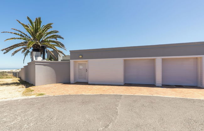 Beachfront, Private Pool, Pizza Oven, Pool Table, Fast Internet, Family Friendly - Photo 54