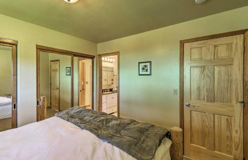 Quiet Trego Resort Home with Lake, Pavilion and Trails - Foto 19