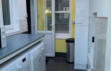 3 Bed Family House Free Parking - Foto 6