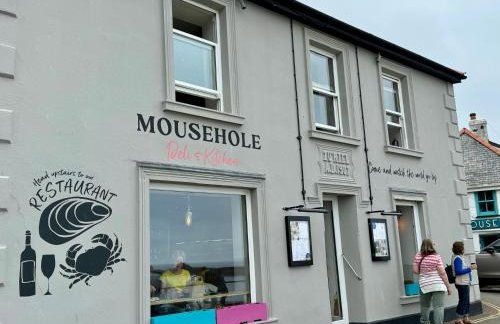 Lilsen Cottage by The Sea - Photo 2