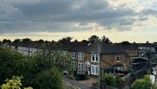 Charming 2 Bedroom Flat with Urban Views - Foto 5