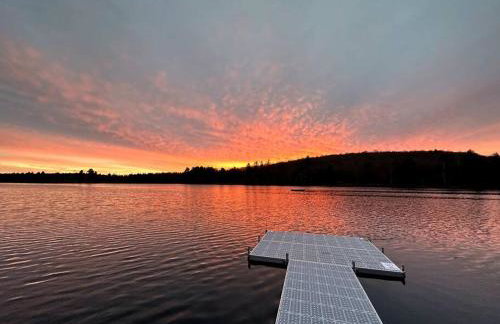 Lakefront Log Cabin, Private Lake Access w/Peloton - Foto 21