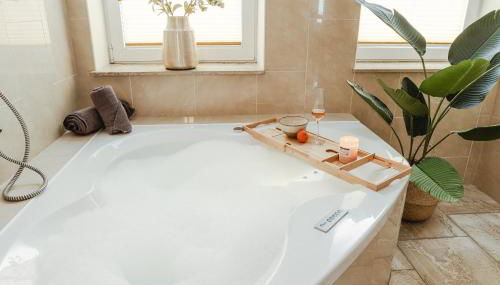 Luxus City Apartment - für Gruppen & Familien mit Whirlpool, Terrasse & Grill - Top Lage - Foto 4, towels