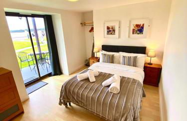 Dolphin Bay Suites - Photo 9