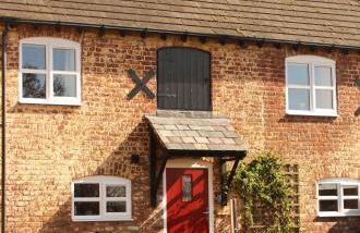 Caer Fedwen Barns Heulog Cottage King Bed Self Catering with Private Hot Tub - Foto 14
