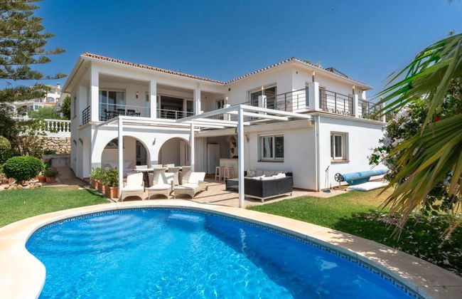 Spacious 3BR Villa with pool and views - Foto 28