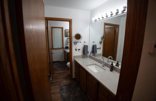 Whispering Woods Estate - Relax, Recharge, Connect - 12 wooded acres, 3 Bedrooms, 3 Baths, sleeps 10 - Foto 29