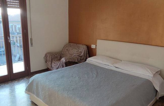 Caponi Bros - Photo 24