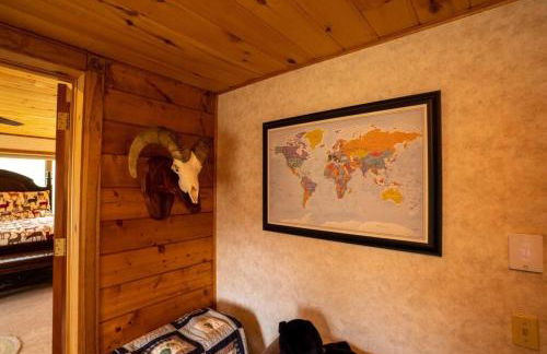 Warm Woodland Getaway with Land - Foto 18