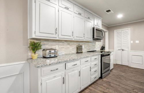 Cosy Waterfront Home - Photo 17