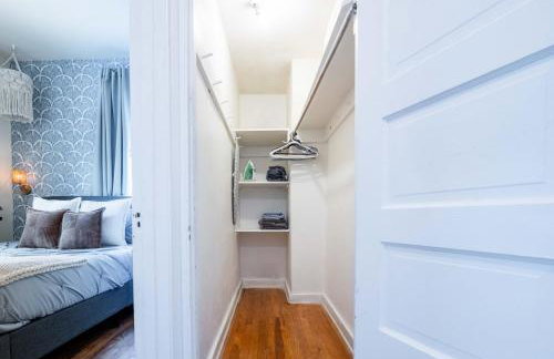 Bloom and Relax Historic 1BR in Downtown - Foto 41