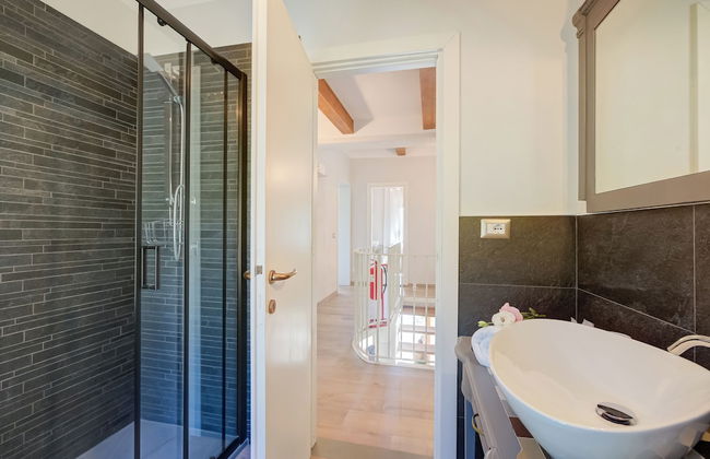 Relaxing Margherita Home Private Garden - Photo 29