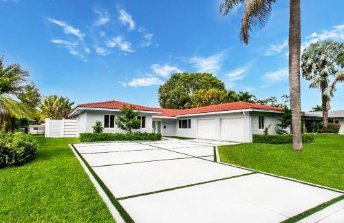 Luxury 5BR Villa Heated Pool near Beach & Casino - Foto 3