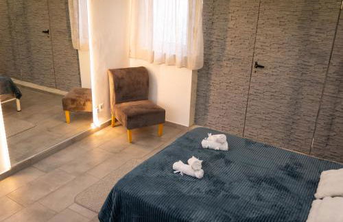 Bill and Dim in Xrisoupoli - Photo 20