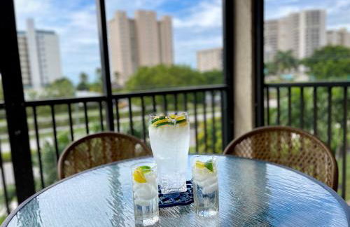 End Unit Steps from Beach Access w/ No Crazy Beach Prices - Foto 10