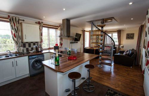 Lincoln Holiday Retreat Lodge with Private Hot Tub - Foto 7