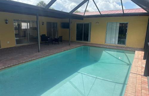 3 bed 2 bath pool house with water access - Foto 9