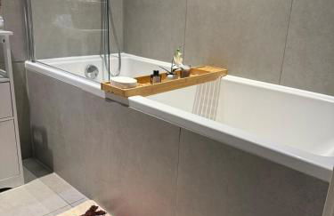 Cozy Luxury Apartment In The Heart Of Slough -The Bethel Suite - Foto 6