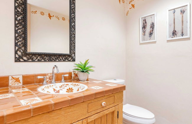 The Pond Estate by Avantstay Maximalist Designer Compound w/ 2 Casitas, Indoor + Outdoor Pools, Tennis Court, & Gorgeous Mountain Views 12k Sqft - Foto 52